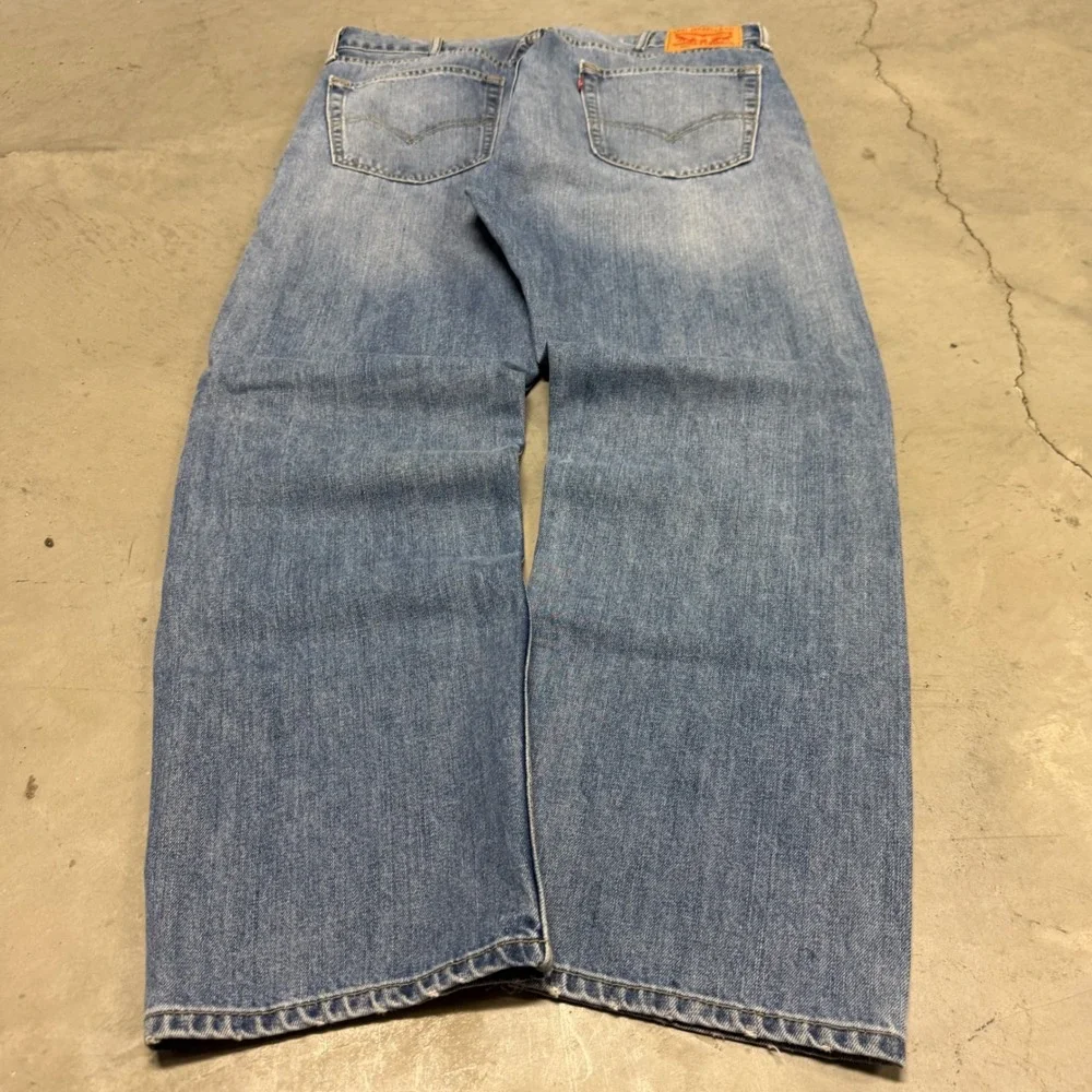 Vintage y2k Levi's 550 Relaxed Jeans